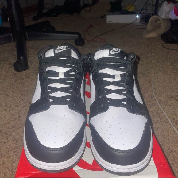 Nike Panda Dunks - Picture 6 of 6